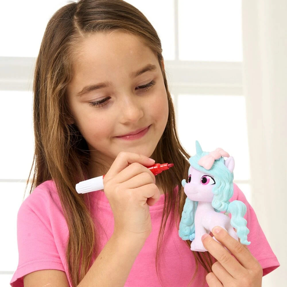 My Little Pony Fuzzikins Izzy Moonbow - Image 4